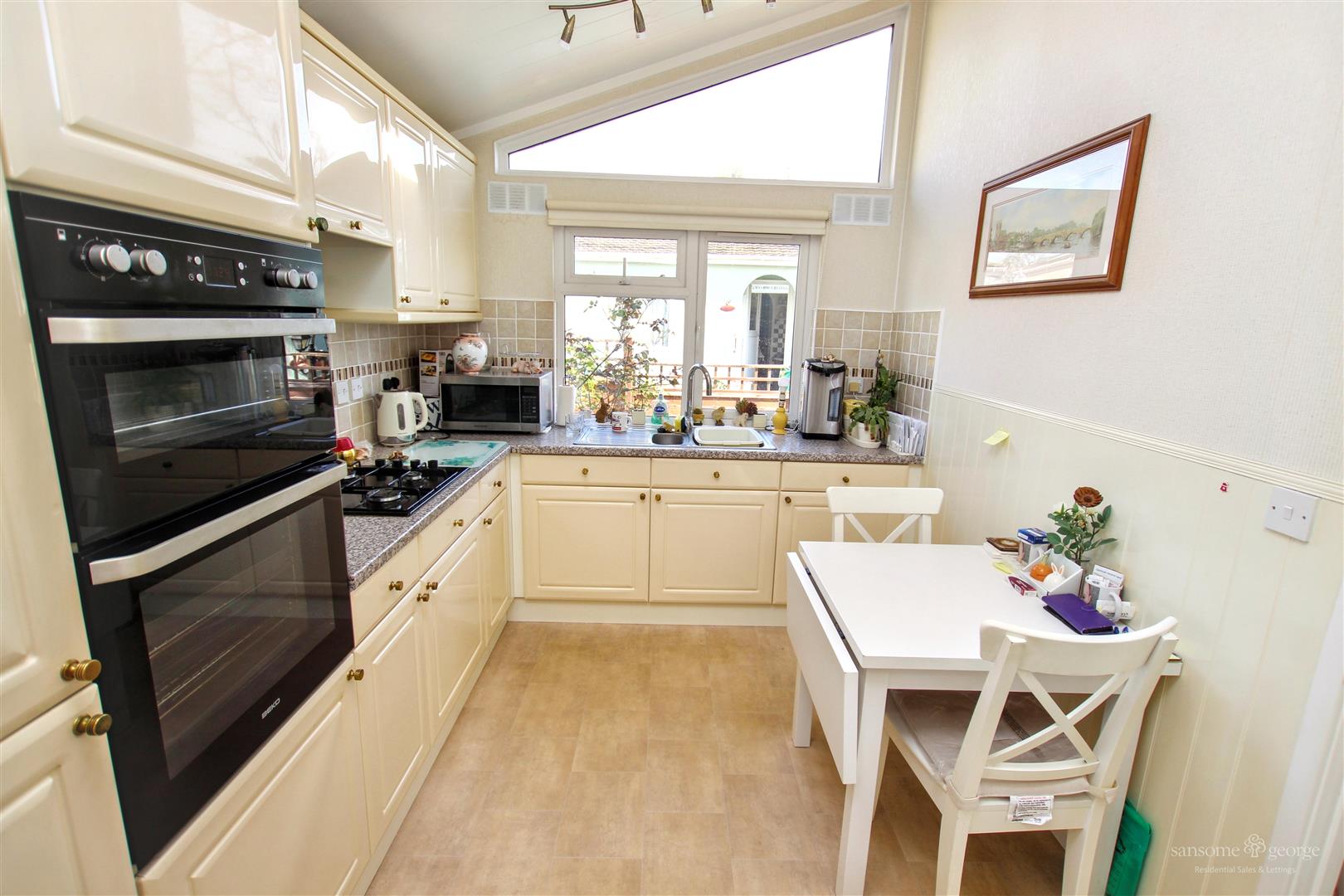 2 bed property in Garston Park, Reading